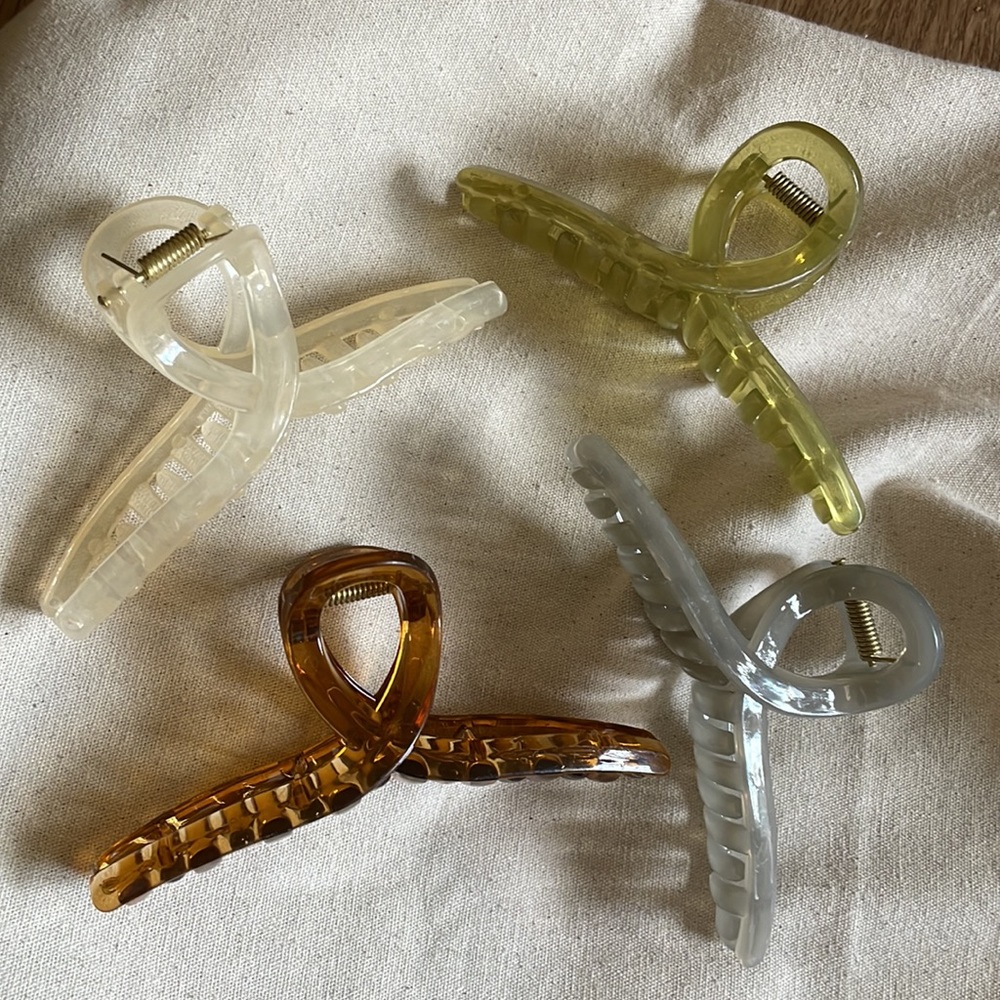 BRAND NEW 4 jelly assorted color durable claw clips cream green brown blue/gray